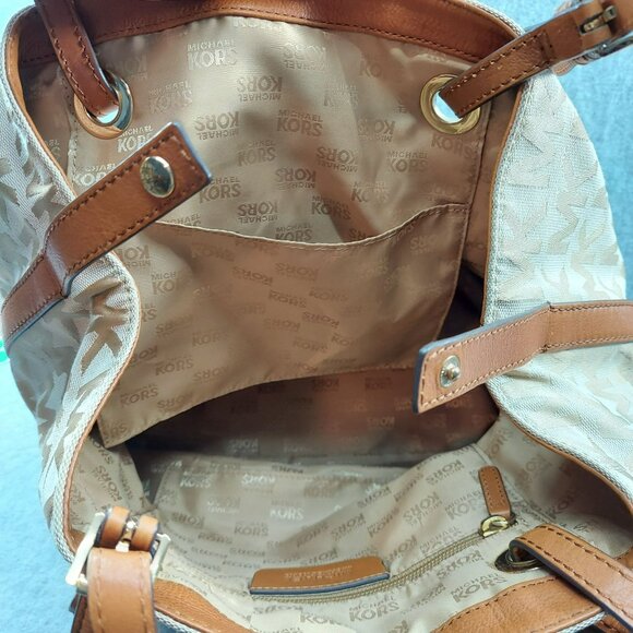 Michael Michael Kors Large Monogram Signature Beige & Brown Tote Bag - Picture 9 of 10